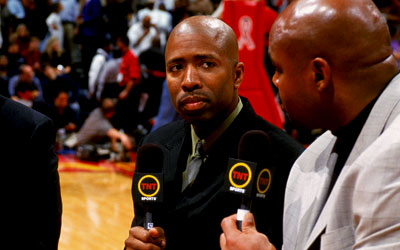 阿劳霍在巴萨已被罚下5次，本世纪仅次于皮克、莫塔和马克斯（阿劳霍在巴萨已5次染红，本世纪仅逊于皮克、莫塔与马克斯）