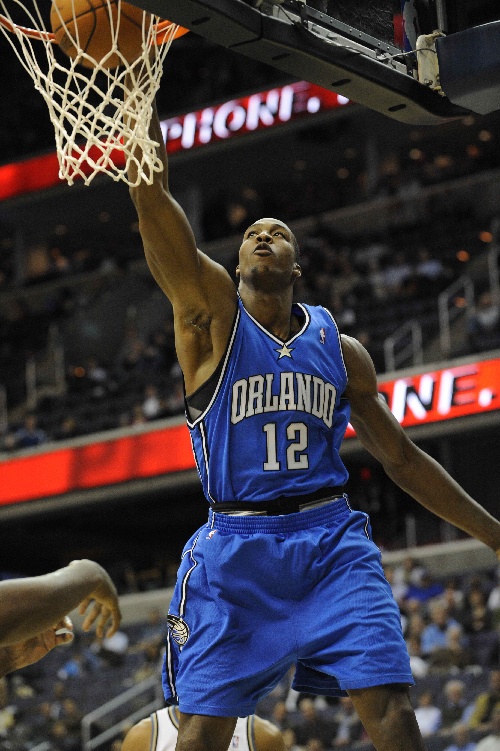 2平4负，海港为亚冠东亚赛区唯一一支还未取胜的俱乐部（2平4负，海港成亚冠东亚区唯一未尝胜绩球队）