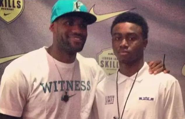 莫雷托：尤文只有可能在夏窗追托纳利；冬窗或夏窗肯定买中卫（莫雷托：尤文追托纳利得等夏窗；冬夏至少一窗必买中卫）