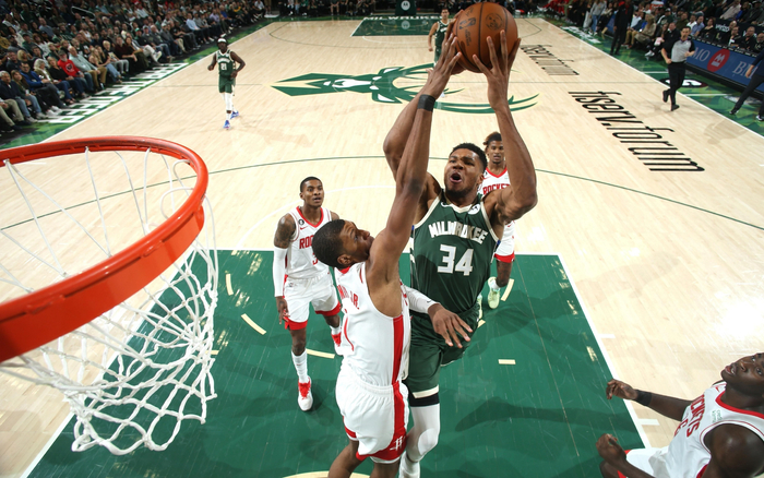 美记：公牛不会主动出击追求字母哥，倾向保留现有阵容（美媒记者称：公牛无意主动追逐字母哥，更愿维持现有班底）